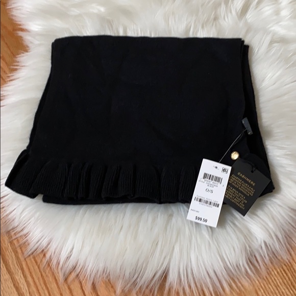 Charter Club

Cashmere Ruffle Muffler Scarf - Picture 13 of 13